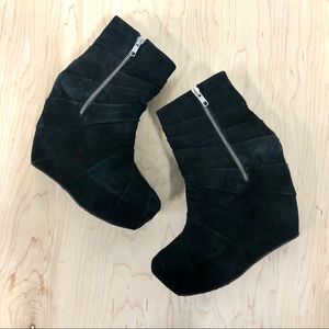 Minimarket ‘Draped’ Platform Wedge